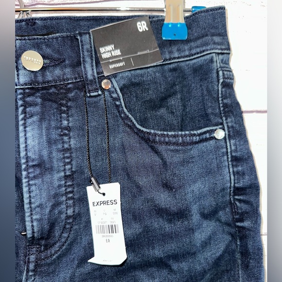 Express Skinny High Rise Jeans - Picture 3 of 5